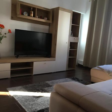 Central Home Piatra Neamţ Buitenkant foto